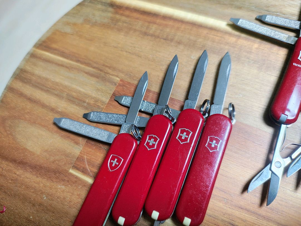 빅토리녹스 미니, 클래식, sd, 호각, 야광 등 이미지