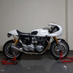 18년식 트라이엄프 스럭스턴R 판매합니다 이미지