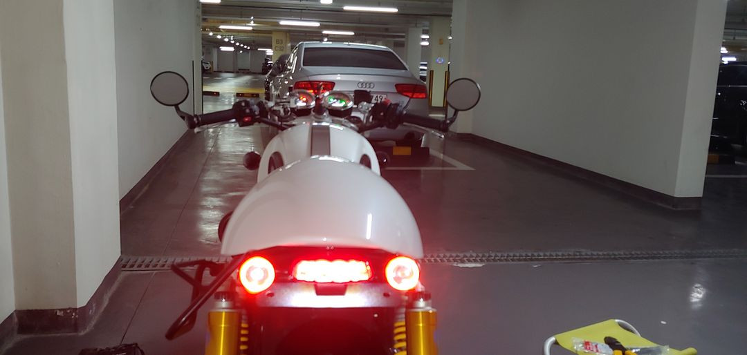 18년식 트라이엄프 스럭스턴R 판매합니다 이미지