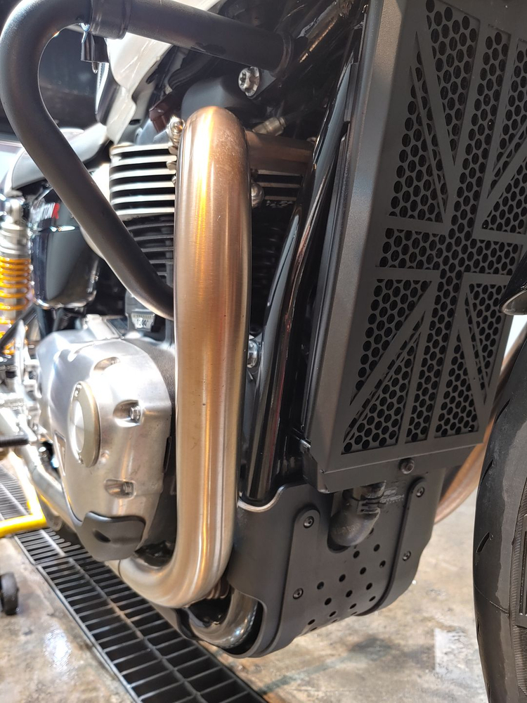 18년식 트라이엄프 스럭스턴R 판매합니다 이미지