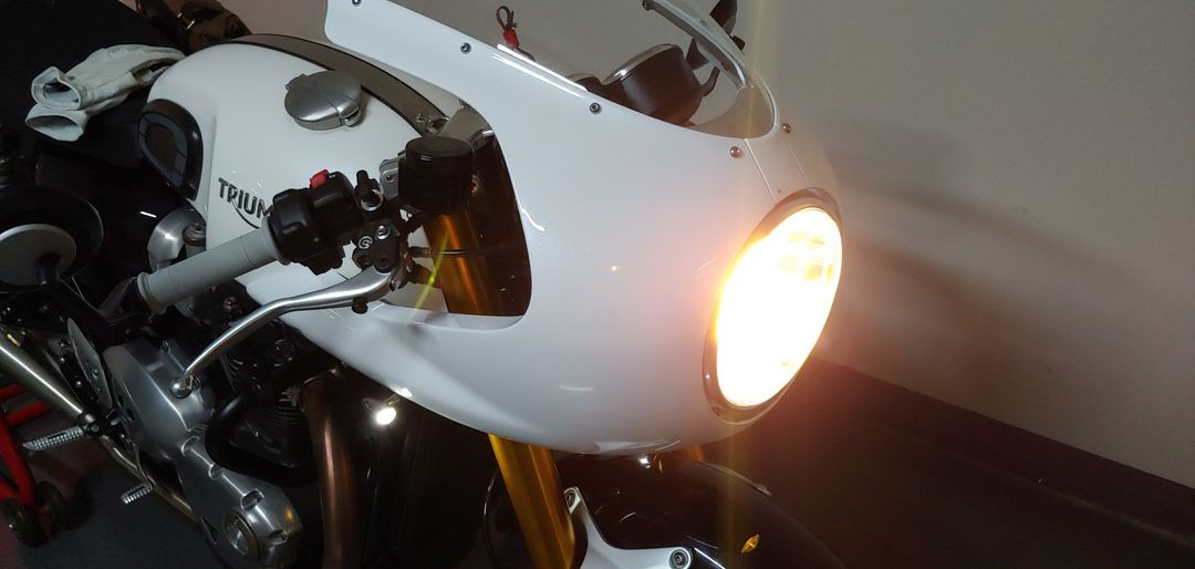 18년식 트라이엄프 스럭스턴R 판매합니다 이미지