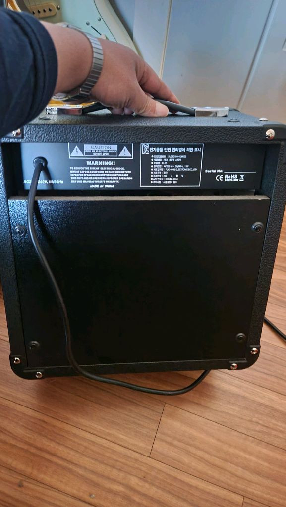 베이스기타 앰프 이미지