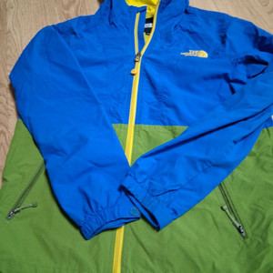 노스페이스 바람막이.타미티셔츠12-14 .헤지스키즈바지150