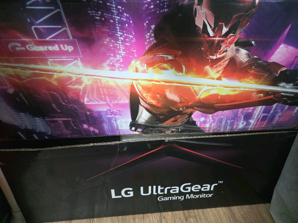 RTX 5060 / i5-14400F 게이밍 PC (32GB, 거의 새거) 이미지