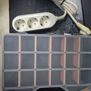 나눔/ 3구멀티탭+나사보관함