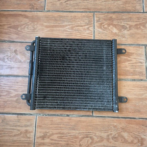 아우디 r8 에어컨 콘덴서 조수석쪽 중고 이미지