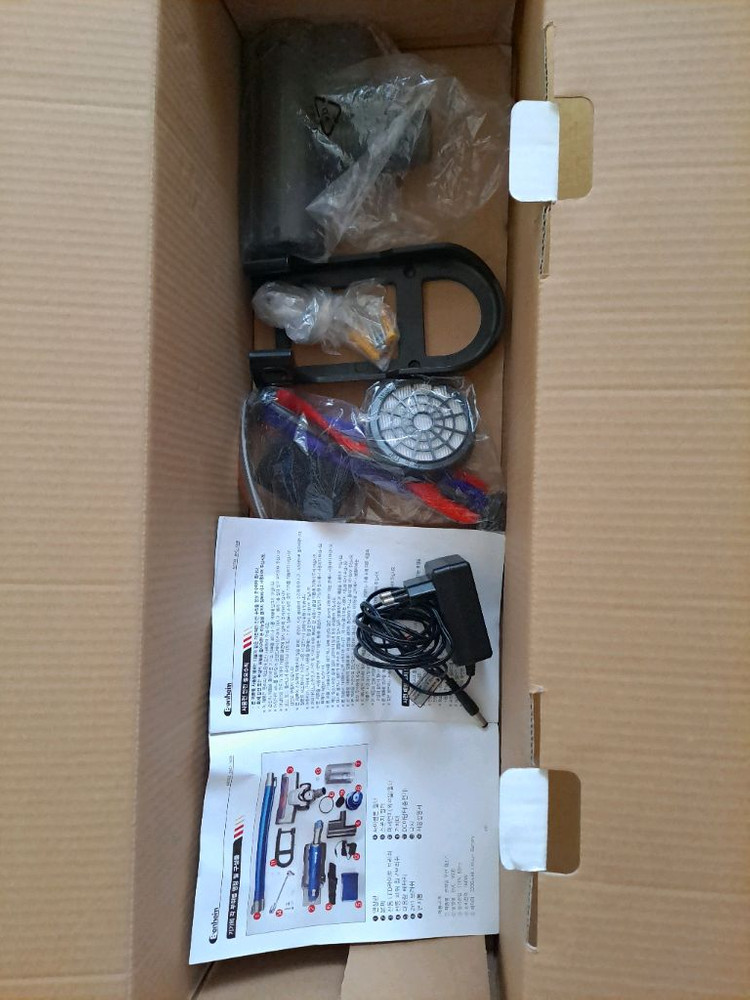 벤하임 무선 청소기 v10 plus 팝니다--3