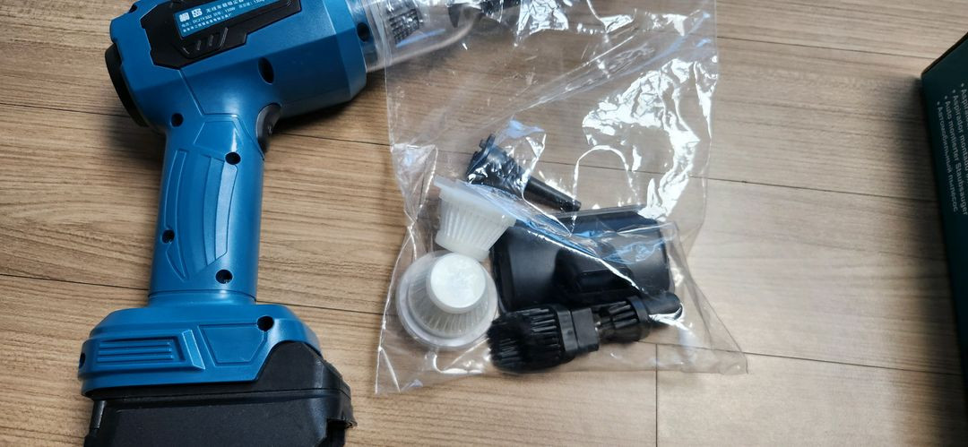 보쉬 배터리용 차량 청소기 이미지