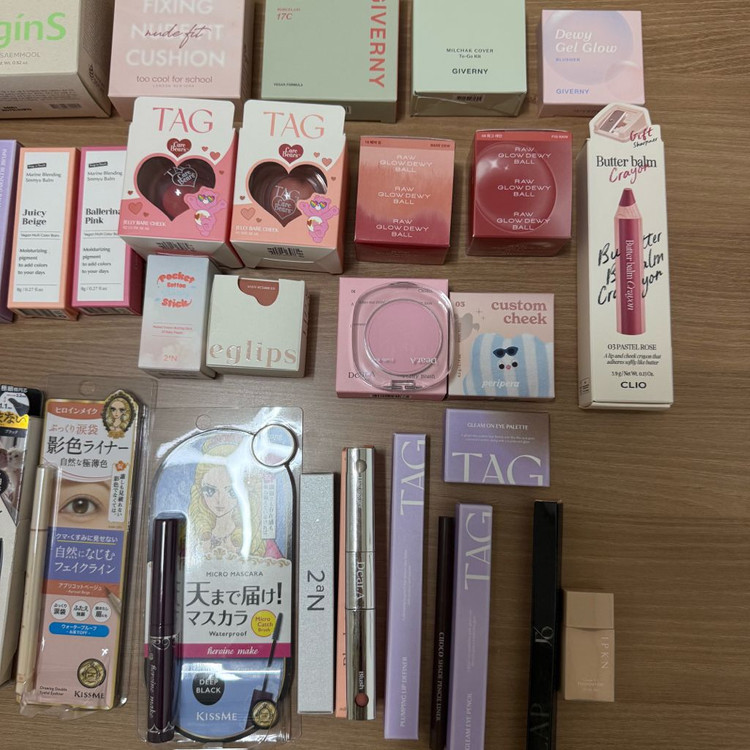 힌스 지베르니 태그 어뮤즈 투에이엔 투쿨포스쿨 쿠션 틴트 블러셔 팩트--4