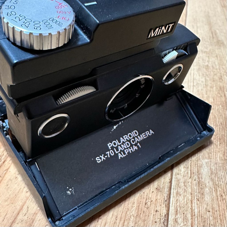 폴라로이드 필름 카메라 Polaroid SX-70 MiNT SLR670S 이미지