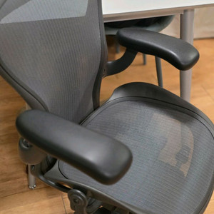 허먼밀러 뉴 에어론 A 풀체어 이미지