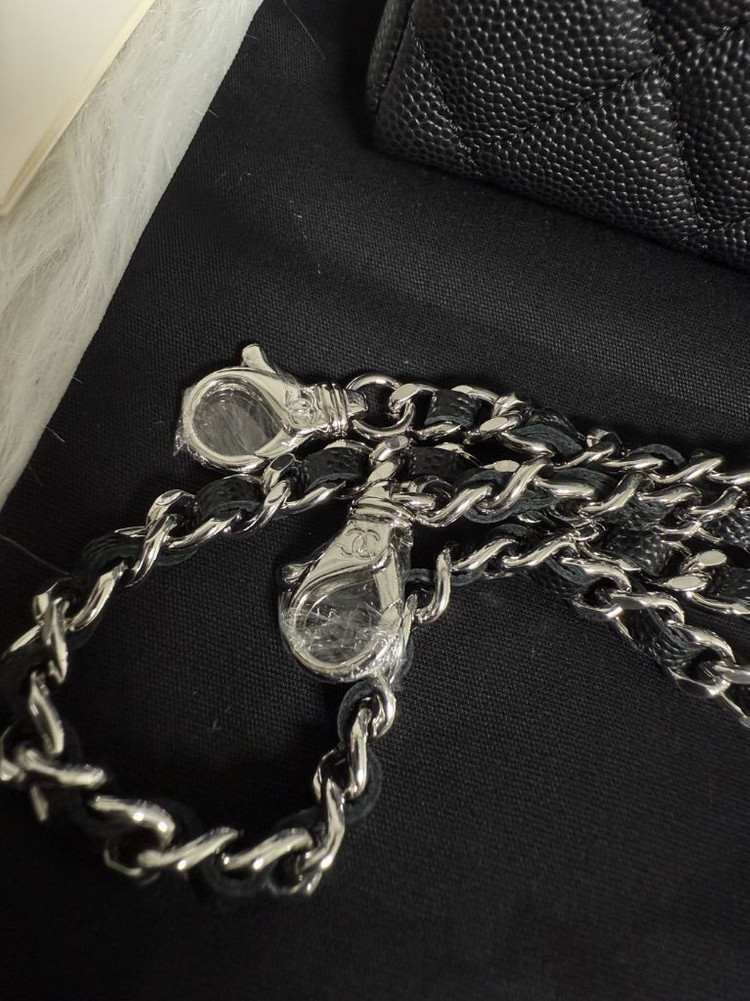 샤넬 크로스 블랙 스타 베니티백 이미지