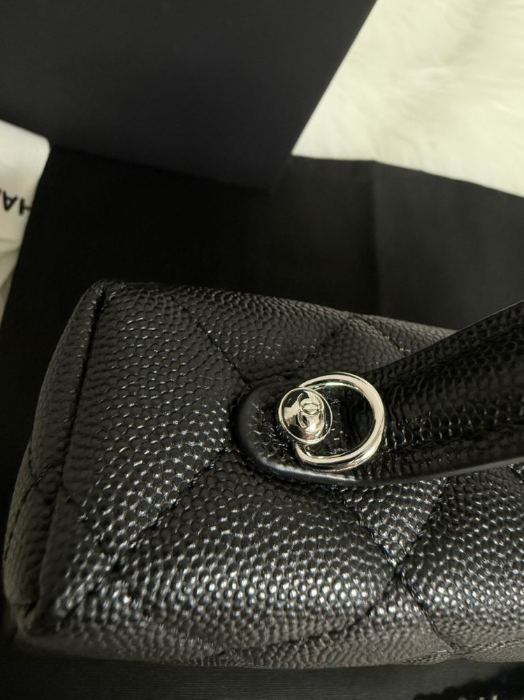 샤넬 크로스 블랙 스타 베니티백 이미지