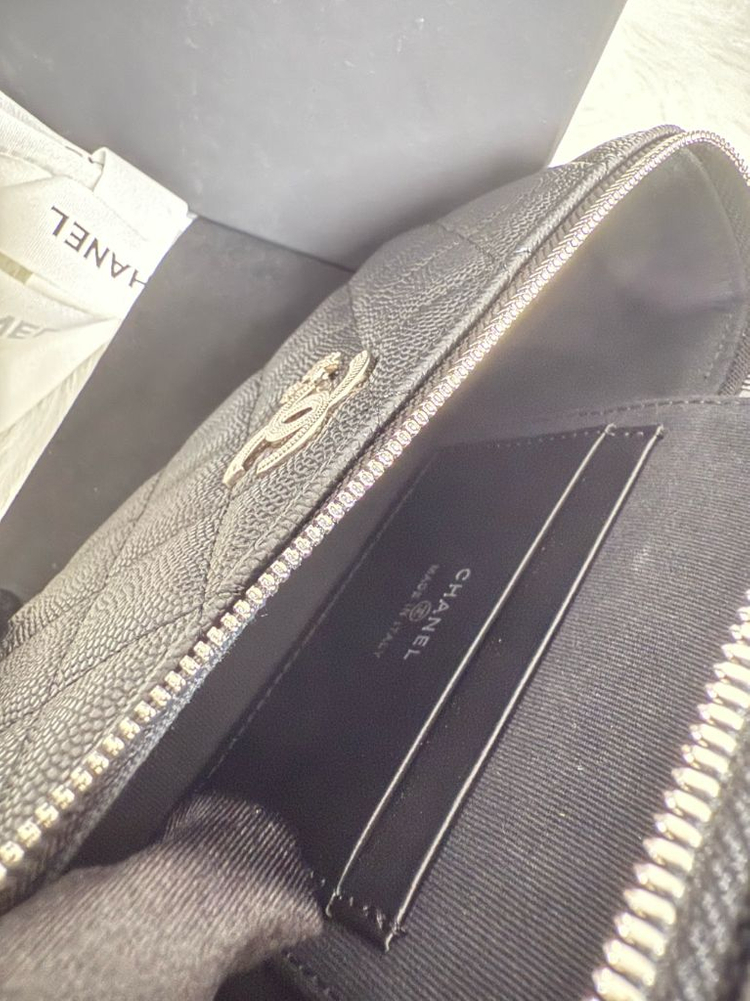 샤넬 크로스 블랙 스타 베니티백 이미지