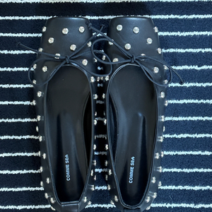 꼼시아 스터드 발레리나 슈즈 235사이즈