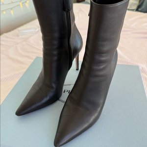 프라다 블랙 앵클 부츠 EU 37.5/95mm 블랙