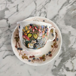 앤틱 영국산 로얄덜튼 브램블리헷지 찻잔 커피잔