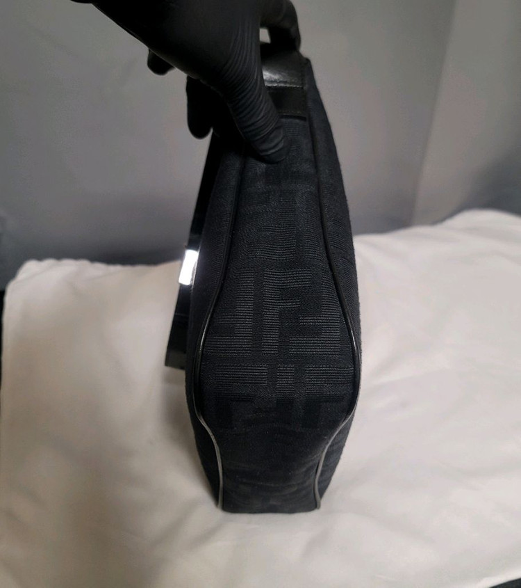 정품 펜디 가방 토트백,숄더백2way(디올샤넬보테가루이비통구찌셀린느생로랑발렌시아가)--4