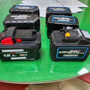 21700 15셀용 마끼다, 마끼다 밀워키 Diy 세트팝니다.