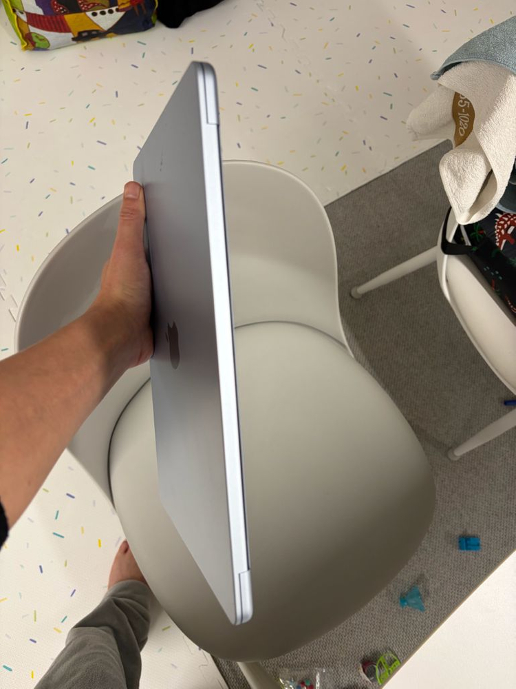 맥북 에어 M4 13 16/512--4