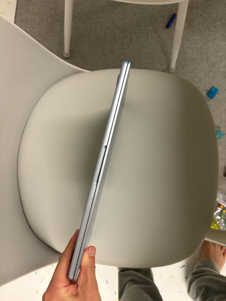 맥북 에어 M4 13 16/512--6