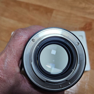 삼양 85mm f/1.4 렌즈 이미지