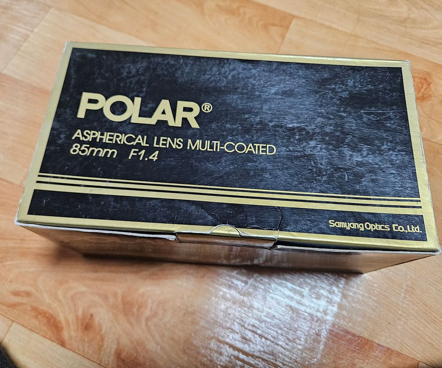 삼양 85mm f/1.4 렌즈 이미지