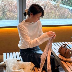 유메르 쉬르 플리츠 블라우스 ( 배송온 봉투 그대로 , 새제품 )