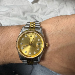 부로바 도금 시계 판매