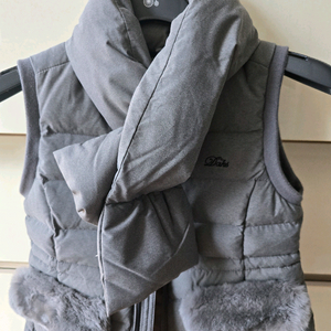 2번닥스키즈 여아 120~130싸이즈 점퍼 패딩 하의 상의30가지품목 일괄90만원 판매해요