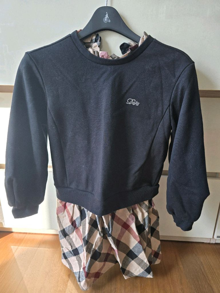 2번닥스키즈 여아 120~130싸이즈 점퍼 패딩 하의 상의30가지품목 일괄90만원 판매해요 이미지