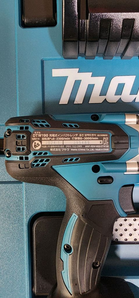 새제품/마끼다 18V 충전 임팩렌치/ DTW190 세트--2