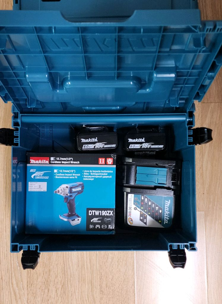 새제품/마끼다 18V 충전 임팩렌치/ DTW190 세트--3