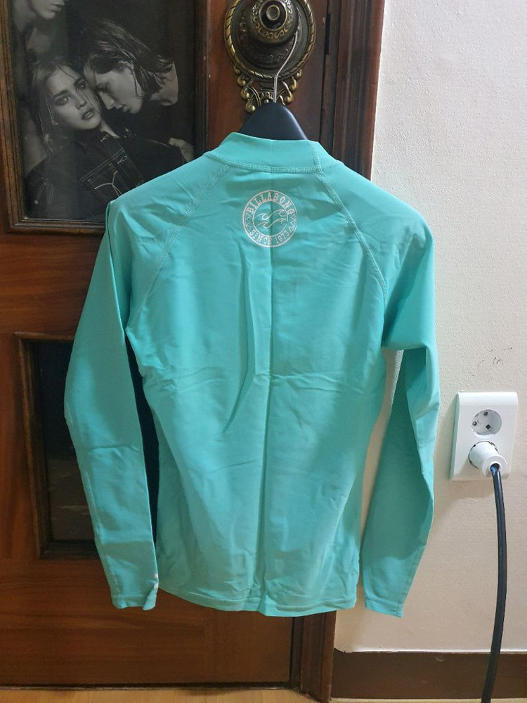 빌라봉 여성 래쉬가드 이미지