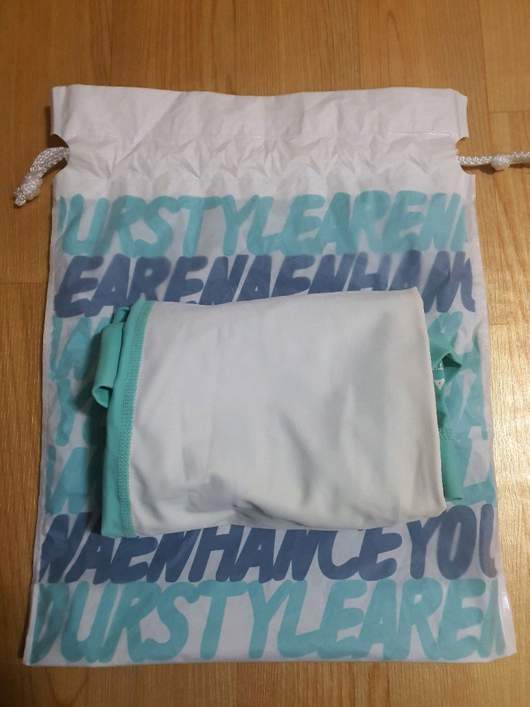 빌라봉 여성 래쉬가드 이미지