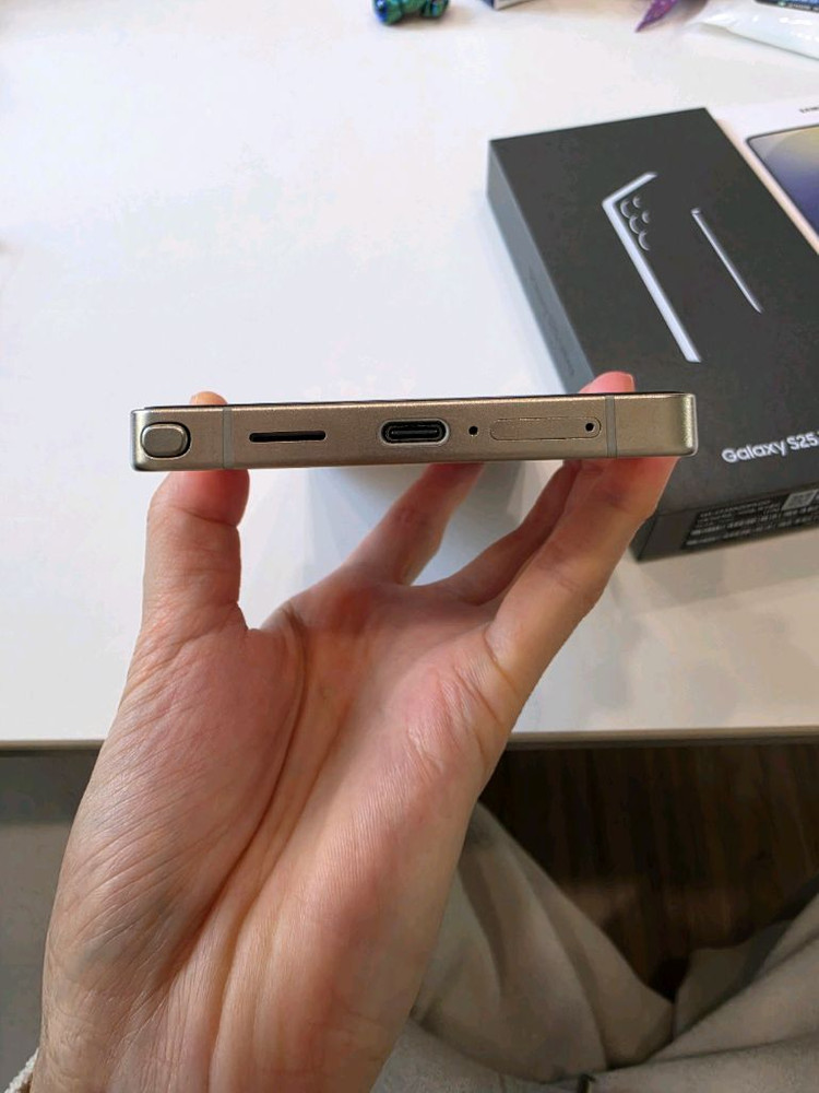 갤럭시S25울트라 1테라 자급제 티타늄핑크골드--4