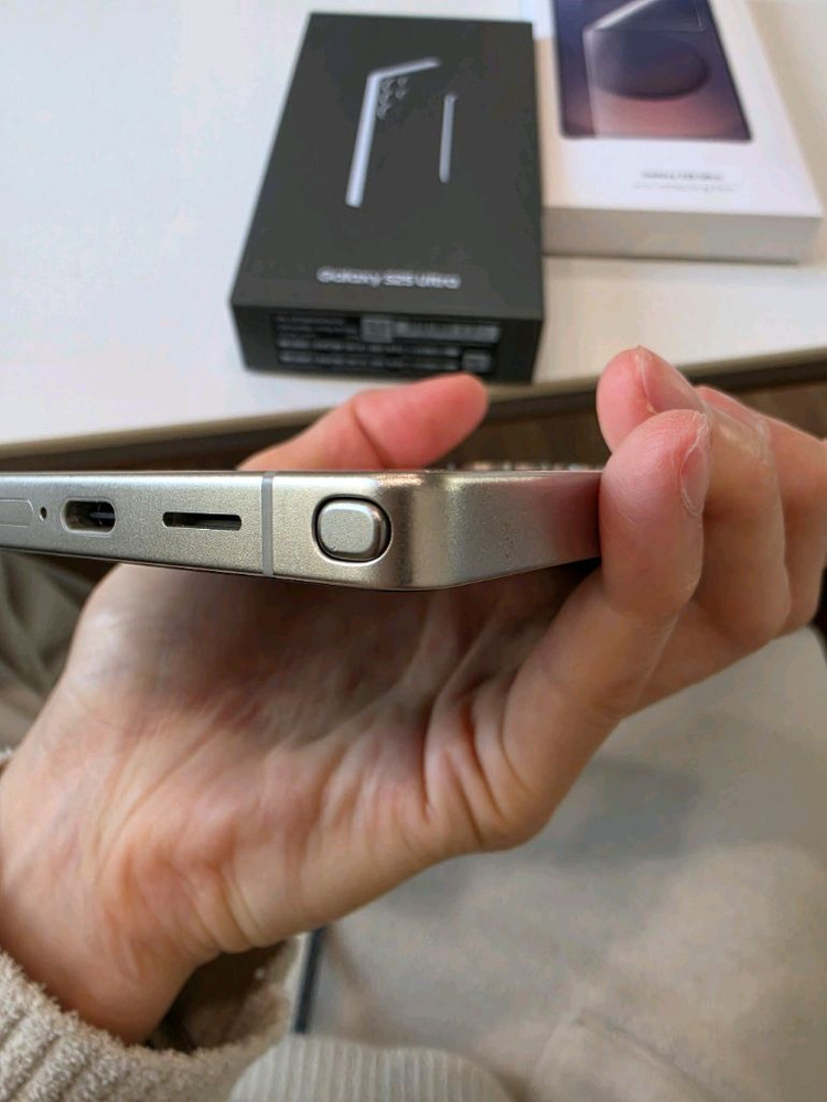 갤럭시S25울트라 1테라 자급제 티타늄핑크골드--5