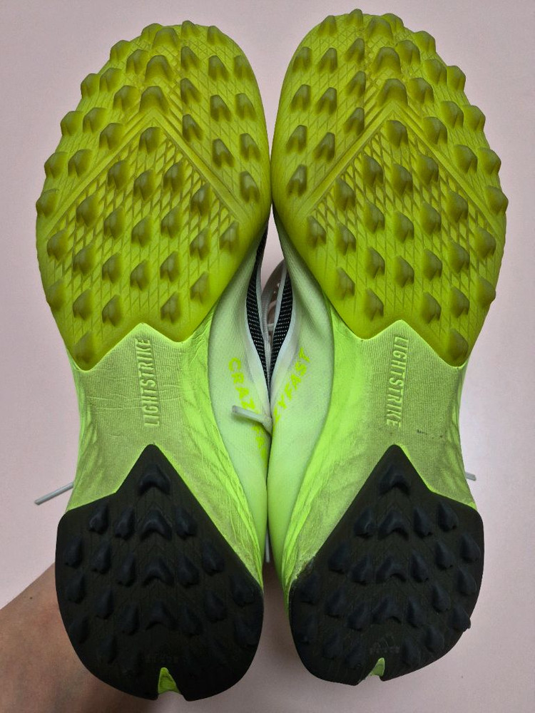 아디다스 크레이지패스트.1 TF 풋살화 255 사이즈 판매합니다 이미지