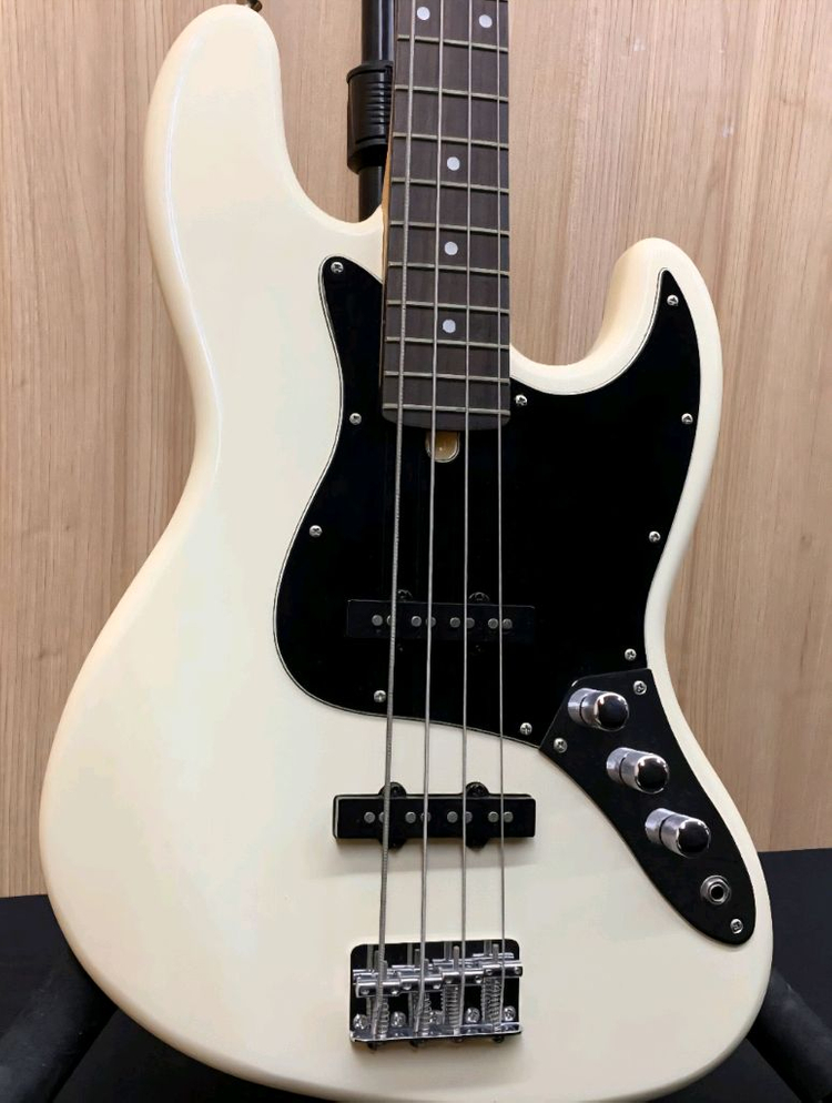 일본 바커스 유니버스 재즈베이스 WH--1