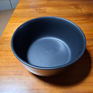 [미개봉] H&M HOME 무광 블랙 식기 6P 세트 (그릇4+접시2)