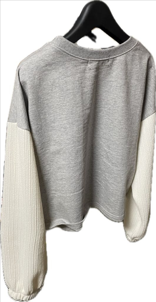 회색 반크롭 맨투맨--3