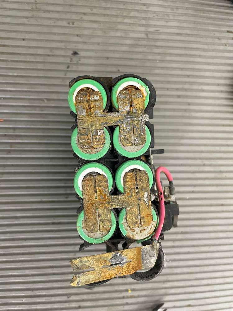 전동 킥보드 전동 공구 진공청소기 배터리 리필 벨런싱 이미지