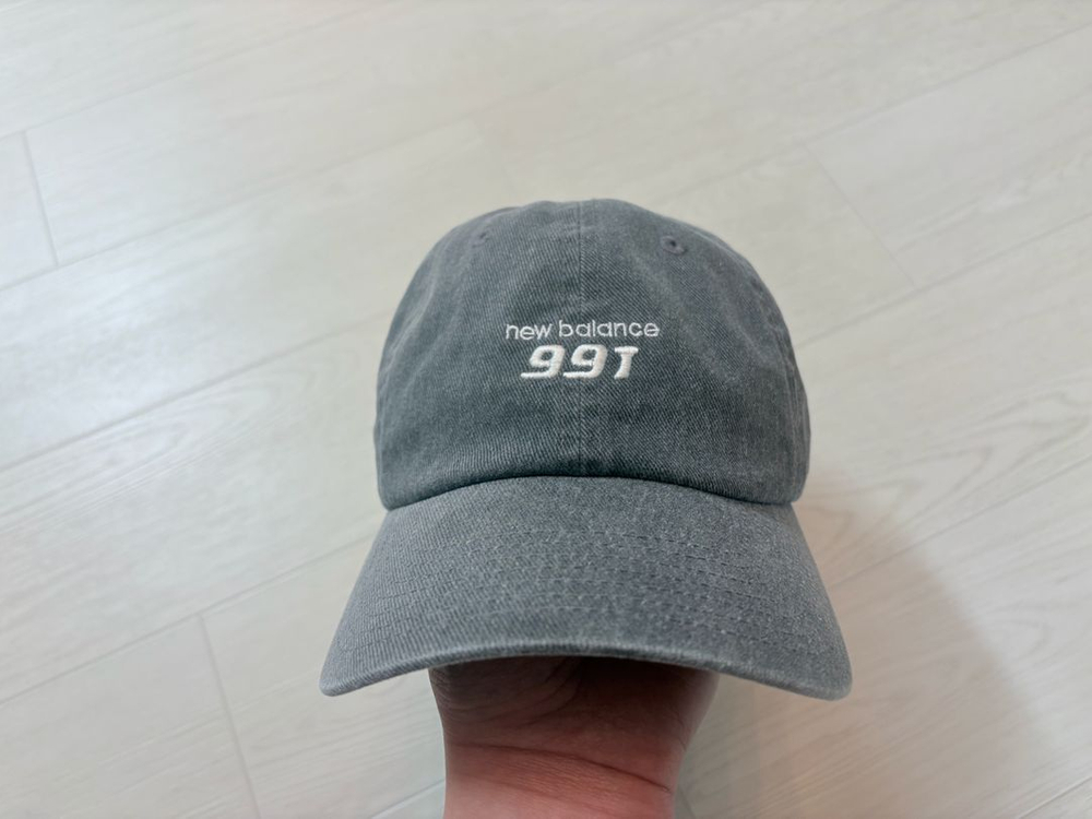 뉴발란스 볼캡 이미지