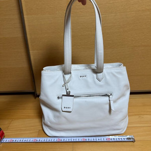 DKMY 디케이앤와이 가죽 가방 백 토트백 숄더백 기리메등 다 짱짱해요최고급 부자재 자연스러운 사용감 밑판 가로 3