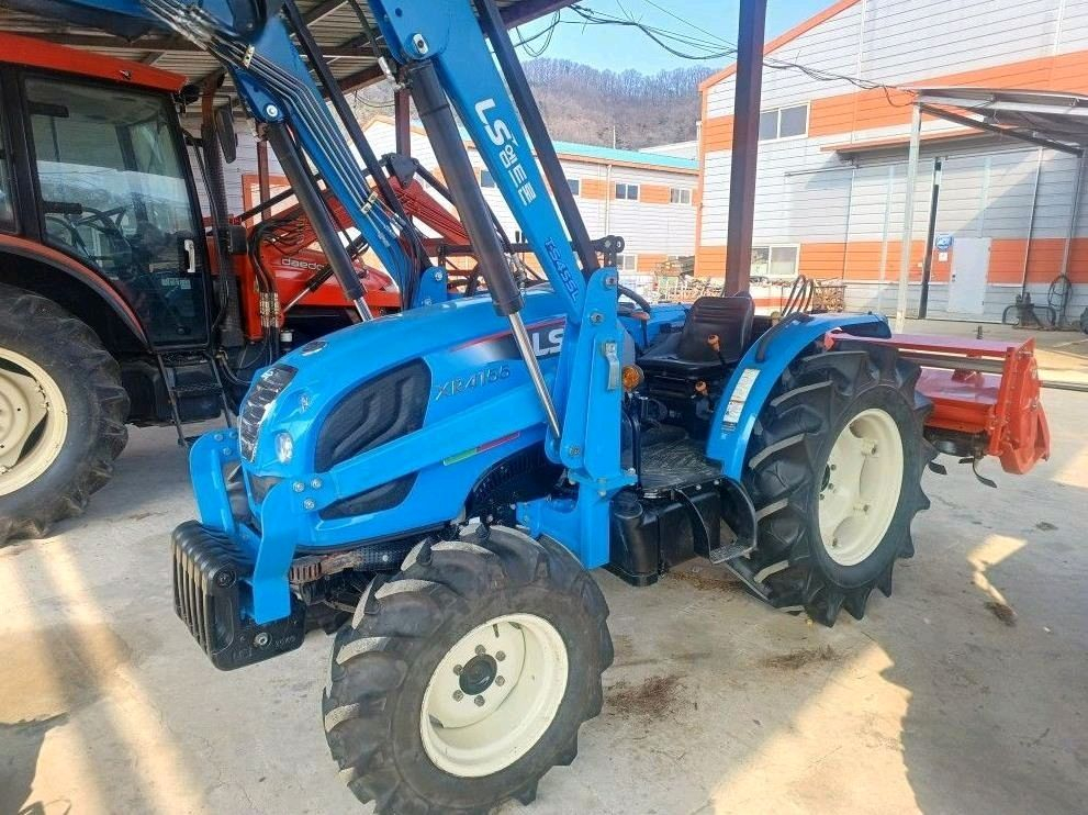 LS 트랙터 XR4155 이미지
