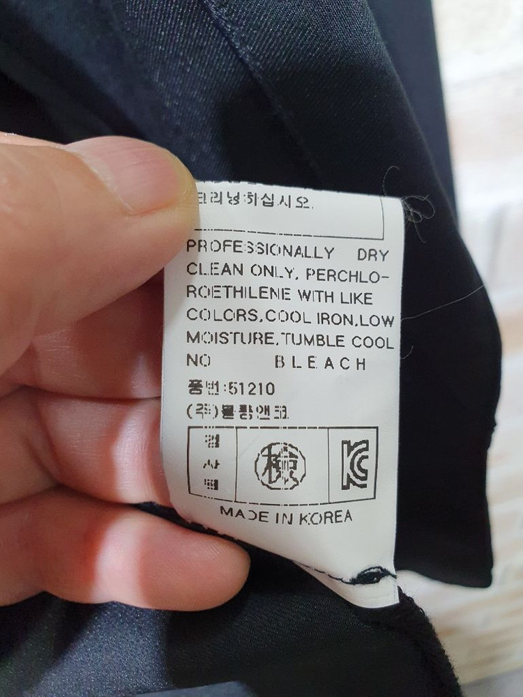 택부착 타시뉴욕 342,000원 블랙 스티치 자켓 66--5