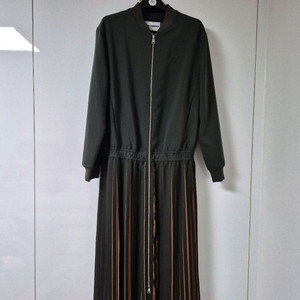 칼라거펠트 집업 주름원피스77사이즈카키색지퍼가 2개 상하라