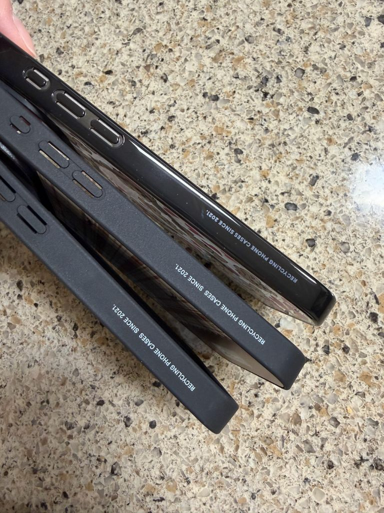 아이폰 17프로맥스 케이스 3개 일괄 팝니다--2