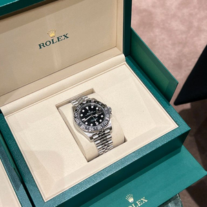 롤렉스gmt마스터2 브루스웨인 이미지