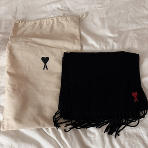 (백화점정품) 아미 스몰하트로고 머플러 검정 새상품